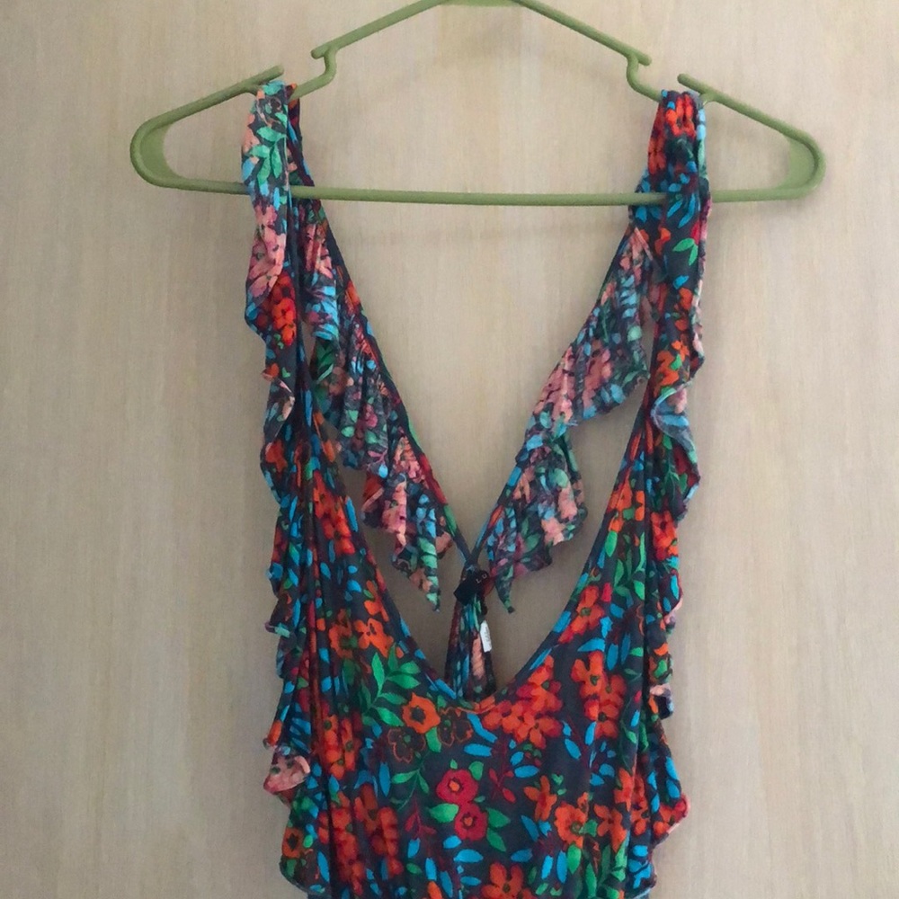 UO Urban Outfitters Lux Bright Floral Frilly Tank